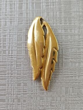 Vintage Signed Monet Feather Pendant